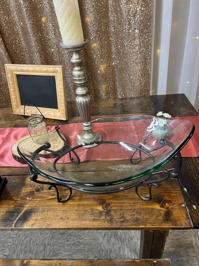 Rental store for BOWL SERVING OVAL GLASS W STAND in Kingsport TN